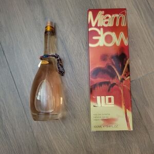 Jennifer Lopez Miami Glow Eau de Toilette - Gold and Red